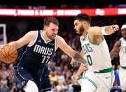 极速比分-关于阿扎伦卡连续十二场比赛得分超过比分优势明显，独行侠挑战极限！的信息