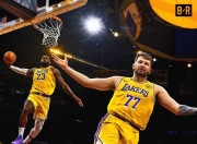 极速比分-东契奇回归赛场，惊险取胜首场状态亮眼，DWG观众沸腾！的简单介绍