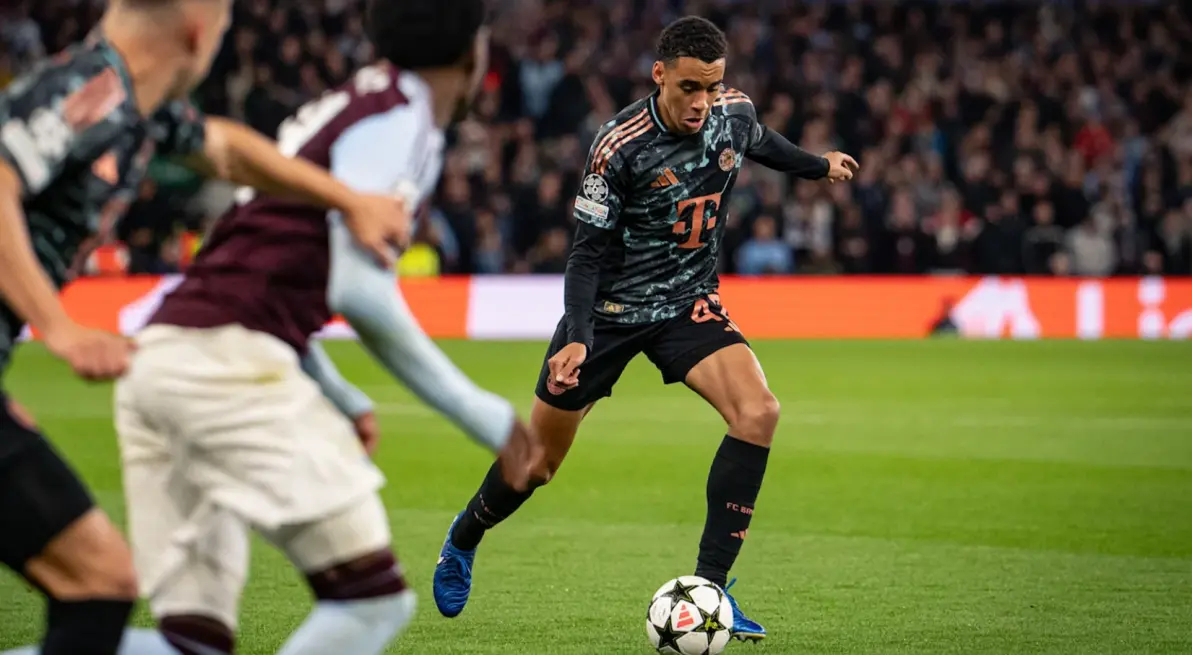 德甲赛程吃紧；阿斯顿维拉冲刺阶段外线爆发；气氛紧张；高层口径保持一致的简单介绍