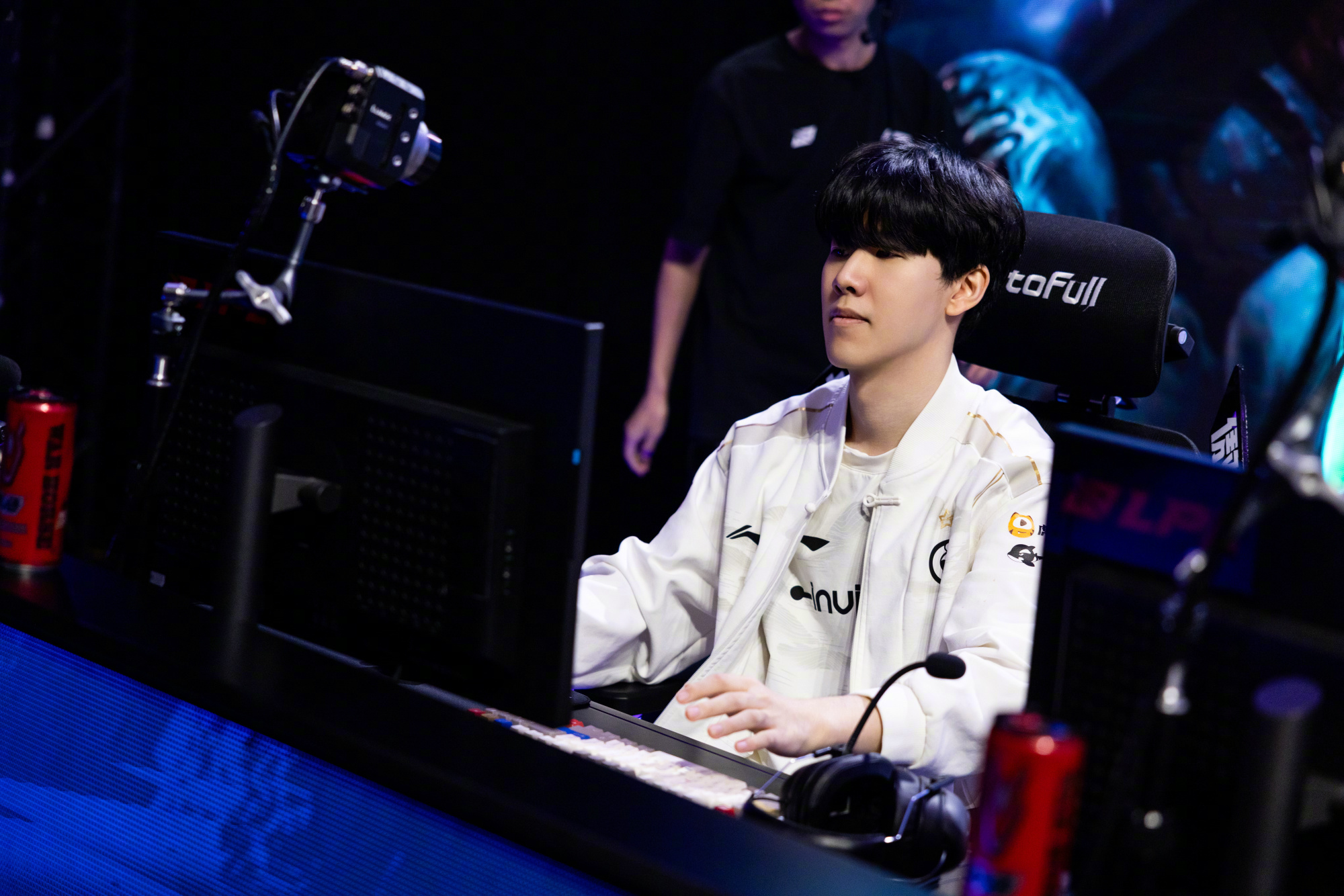 包含Scout在TES比赛中绝杀，爆冷引发热议！的词条